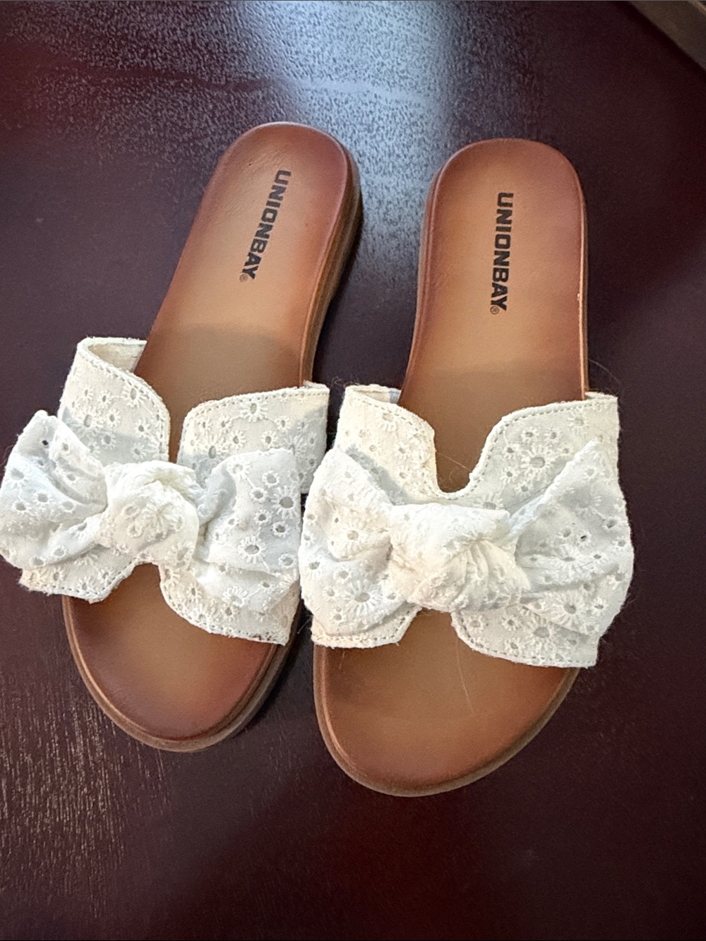 UNIONBAY Cream Eyelet Bow Slide Sandals